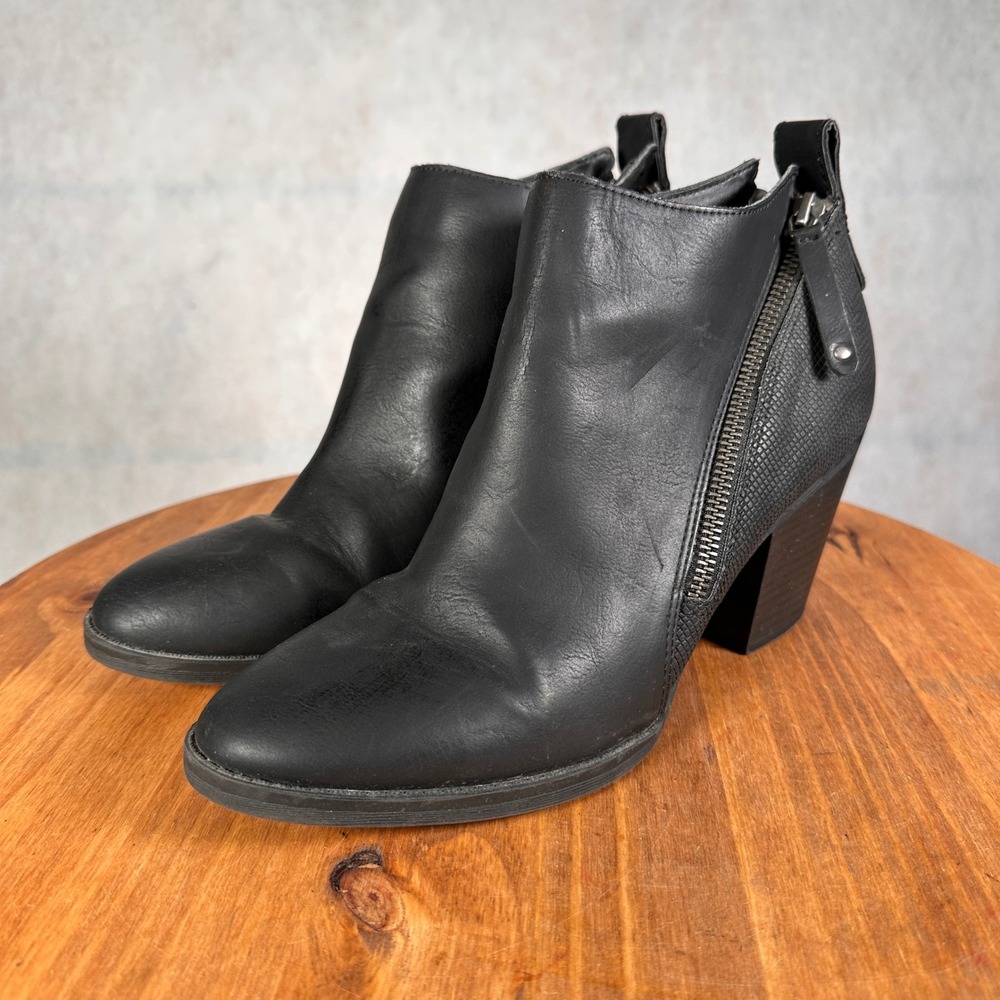 Target Ankle Booties Women Size 10 Black Good Block Heel Textured Moto Zip 0890